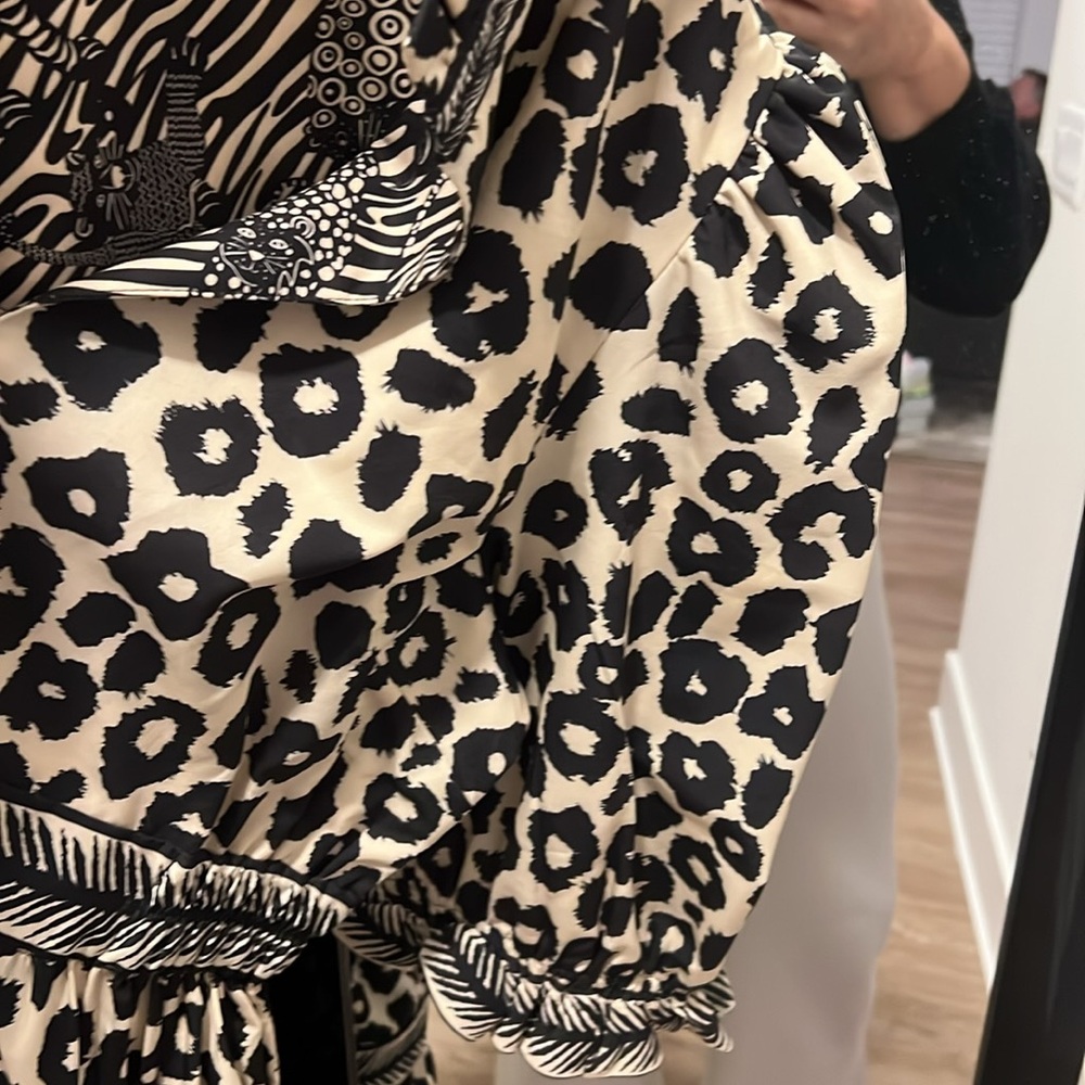 Gretchen Scott  Leopard Print Dress with Puff Sleeves - Picture 2 of 5